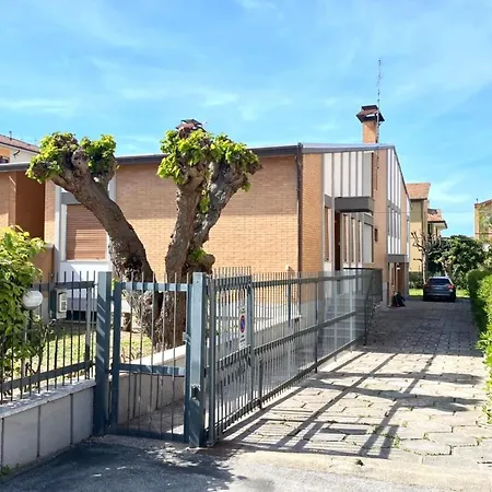 Al Mare E Al Centro Di