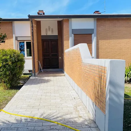 Al Mare E Al Centro Di Villa Porto Potenza Picena